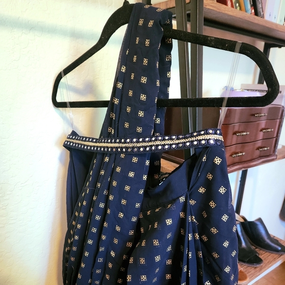 XL Navy Foil Pleated Belted Pre-Stitched Saree, blouse/top not included - Picture 6 of 9